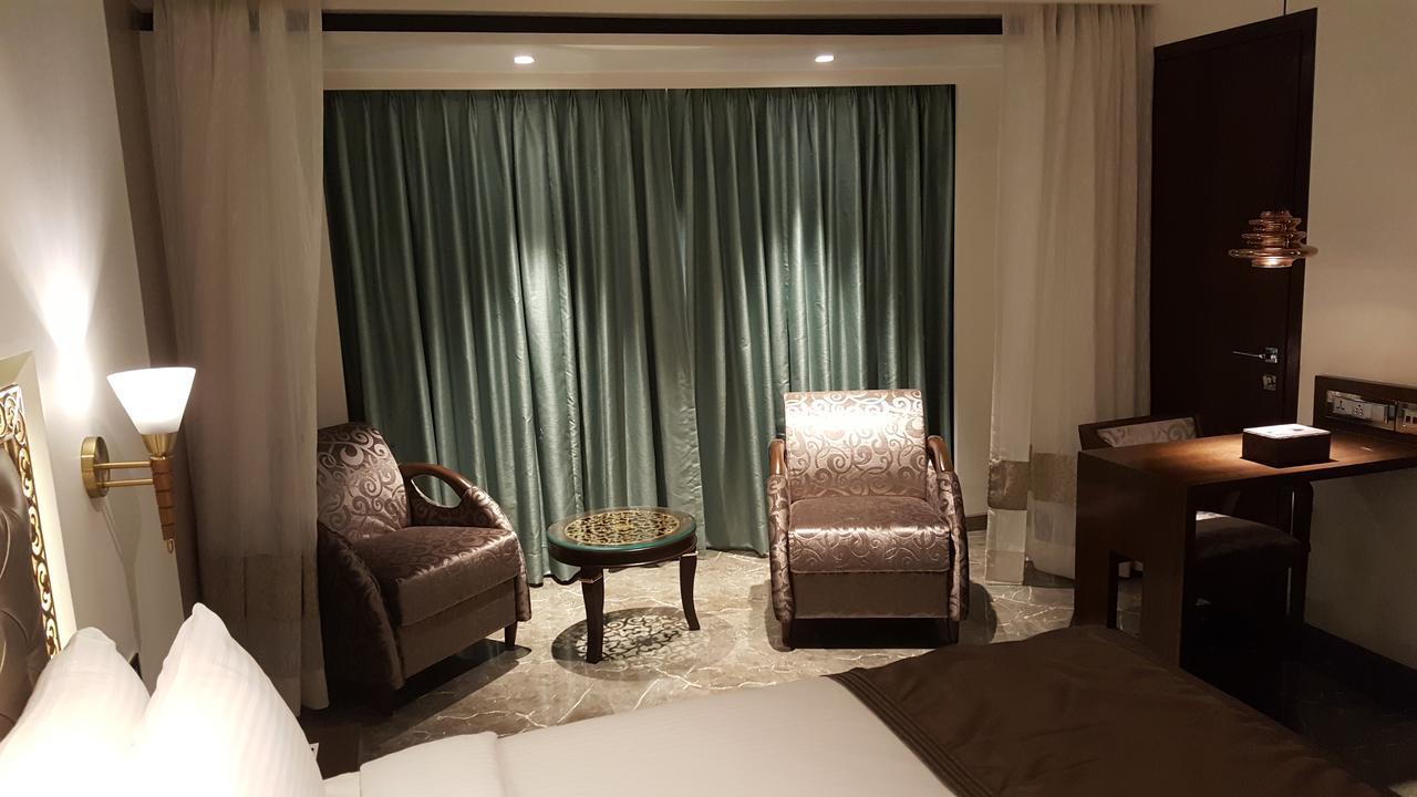 Hotel Peninsula Redpine Bombaj Zewnętrze zdjęcie