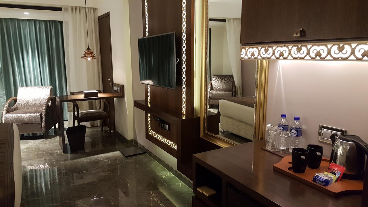 Hotel Peninsula Redpine Bombaj Zewnętrze zdjęcie