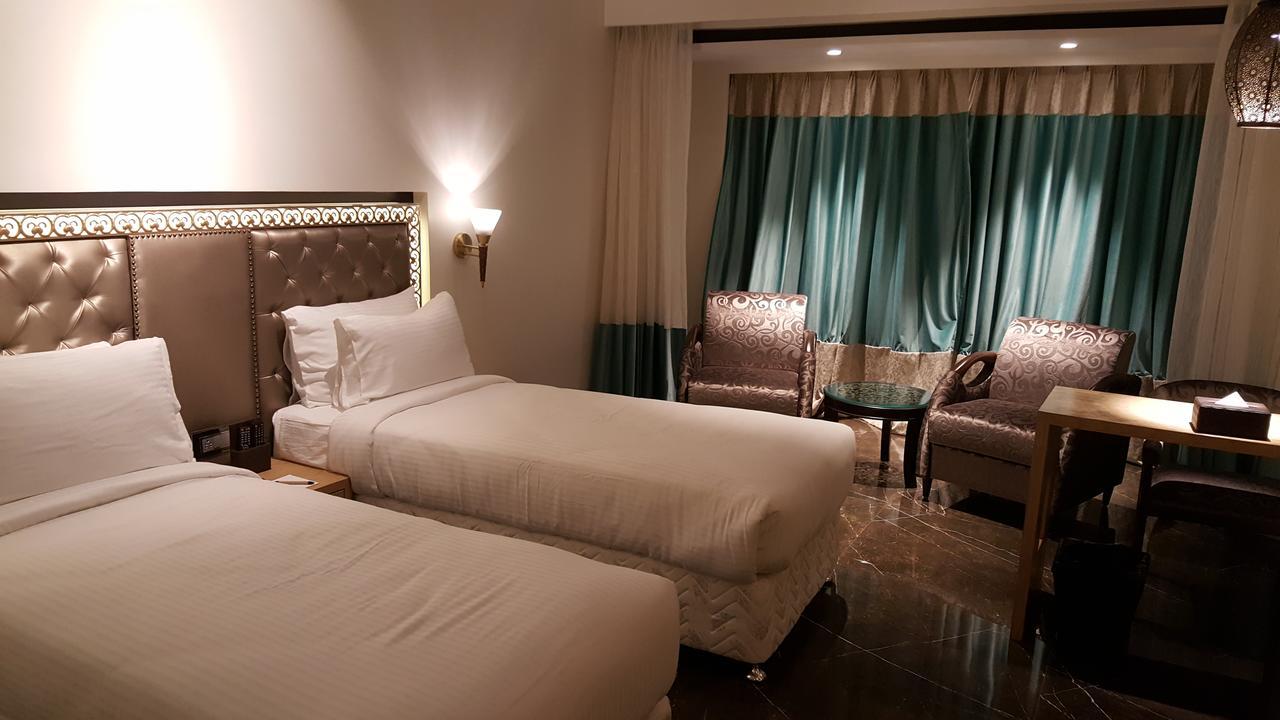Hotel Peninsula Redpine Bombaj Zewnętrze zdjęcie