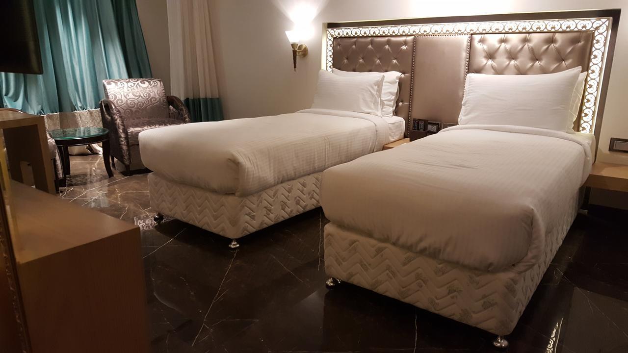 Hotel Peninsula Redpine Bombaj Zewnętrze zdjęcie